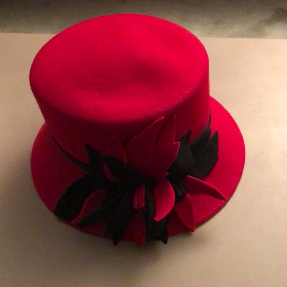 Betmar New York red hat 100% wool